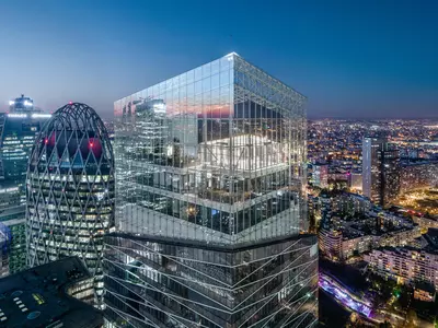 Прошетка во седиштето на Saint-Gobain во Париз